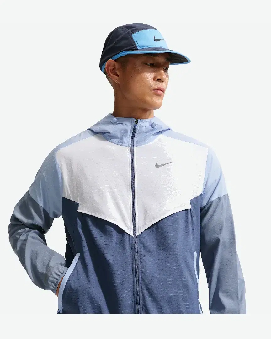Veste À Capuche Nike Impossibly Light Windrunner M - HV6521-102 (0) au meilleur prix !