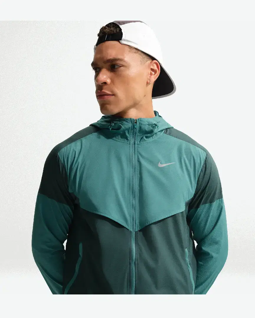 Veste À Capuche Nike Impossibly Light Windrunner M - HV6521-379 (0) au meilleur prix !