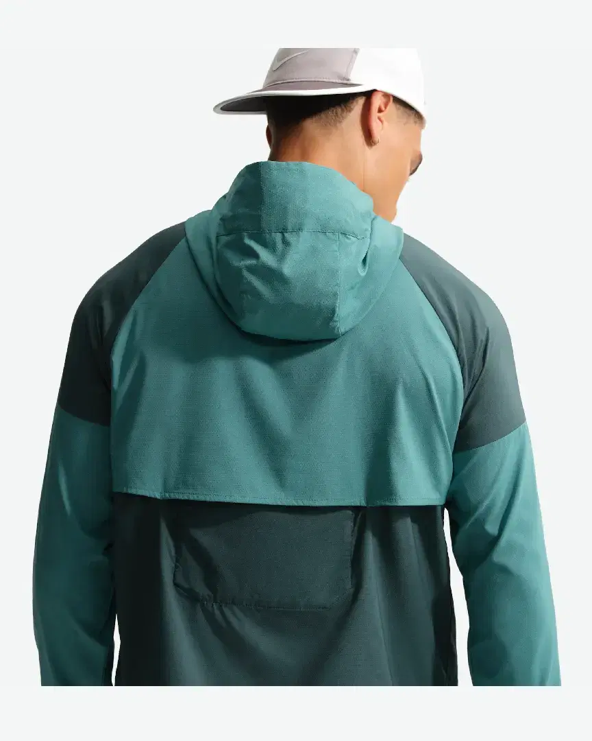 Veste À Capuche Nike Impossibly Light Windrunner M - HV6521-379 (1) au meilleur prix !