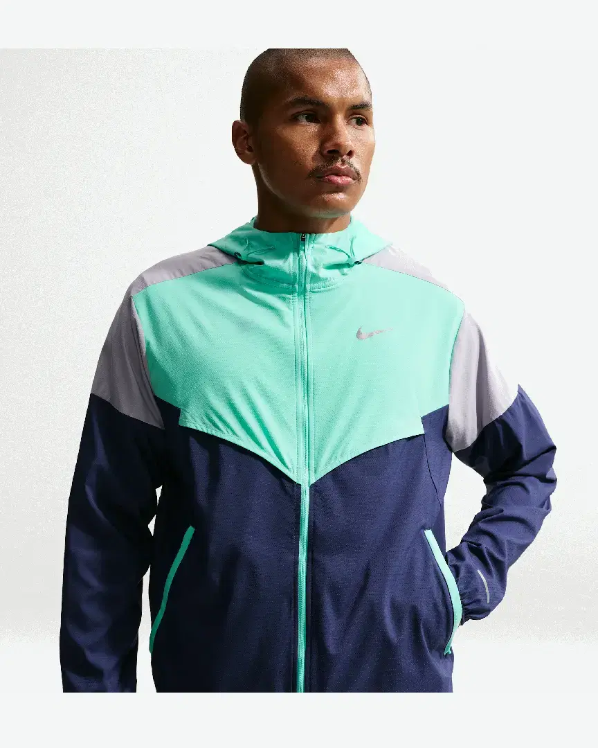 Veste À Capuche Nike Impossibly Light Windrunner M - HV6521-410 (0) au meilleur prix !