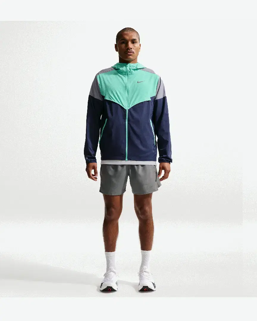 Veste À Capuche Nike Impossibly Light Windrunner M - HV6521-410 (3) au meilleur prix !