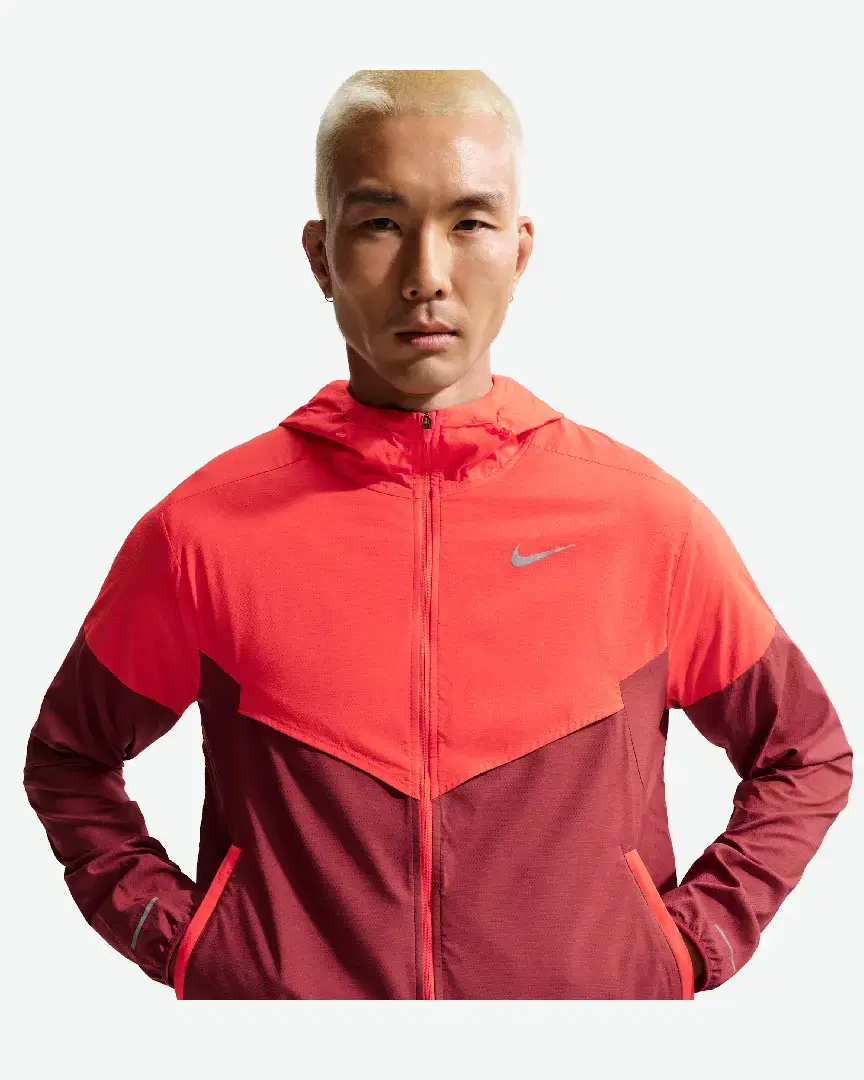 Veste À Capuche Nike Impossibly Light Windrunner M - HV6521-698 (0) au meilleur prix !
