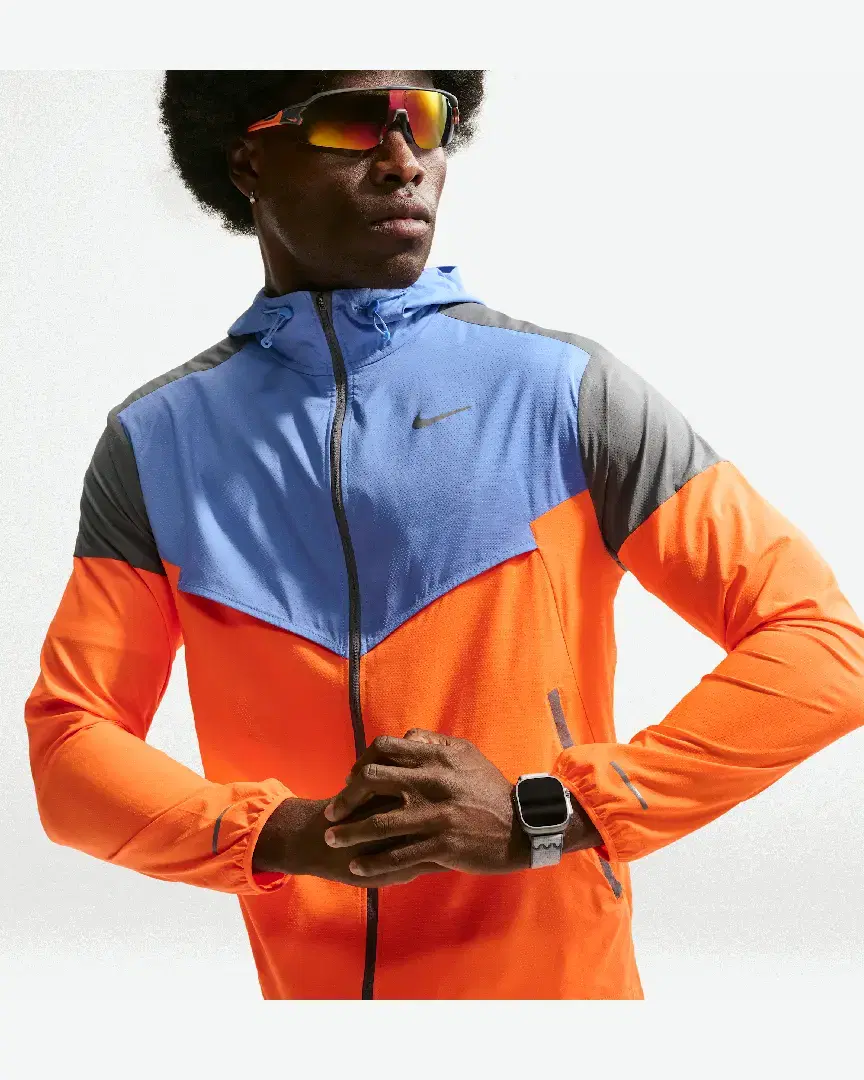 Veste À Capuche Nike Impossibly Light Windrunner M - HV6521-803 (2) au meilleur prix !
