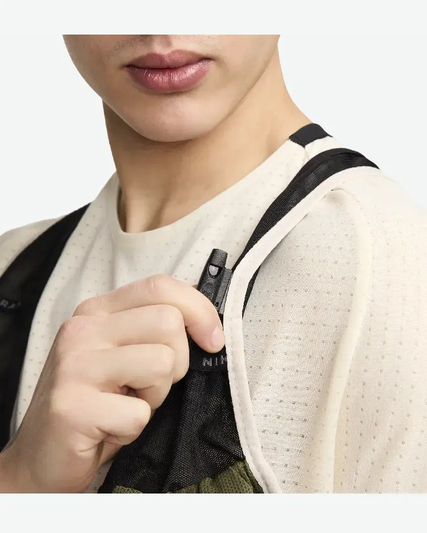 Veste Sans Manches Nike Trail 2.0 W - FZ7438-047 (3) au meilleur prix !