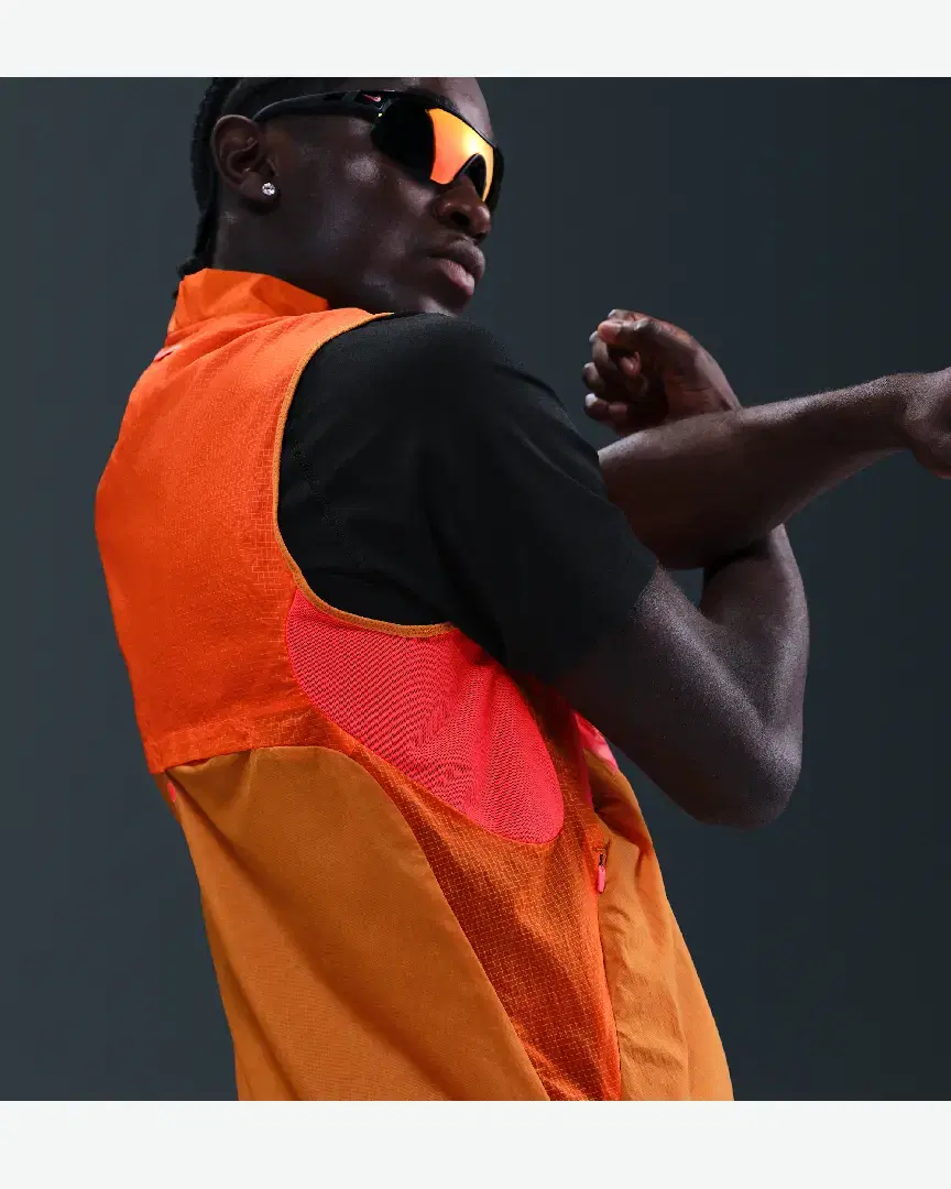 Veste Sans Manches Nike Trail Aireez M - IO9411-886 (1) au meilleur prix !